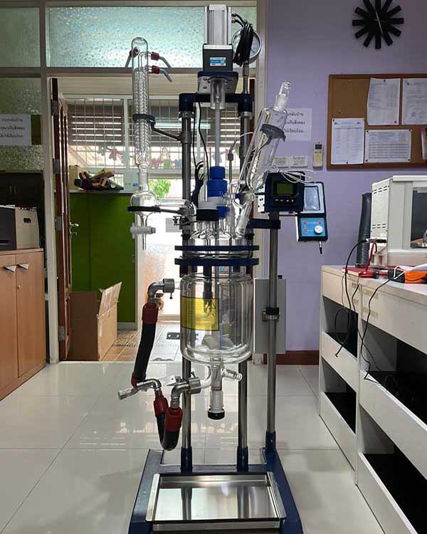 玻璃反應(yīng)釜不能與哪些介質(zhì)和物料接觸？怎么清洗？