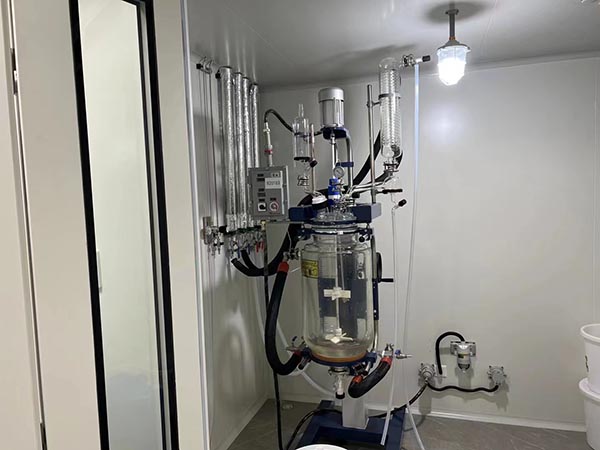 玻璃反應釜廠家怎么選?