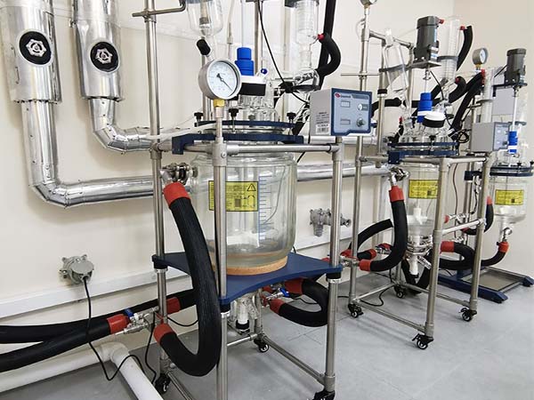 玻璃反應釜使用過程中不能抽真空怎么辦？