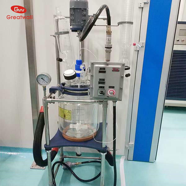 雙層玻璃反應釜怎么使用？